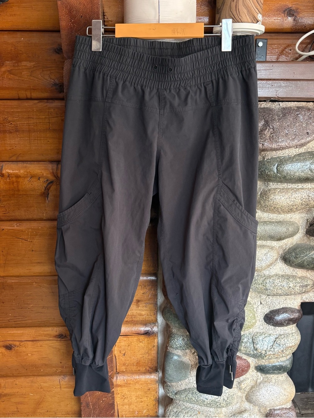 Lululemon Black Studio Jogger Pants Size 6 Cropped